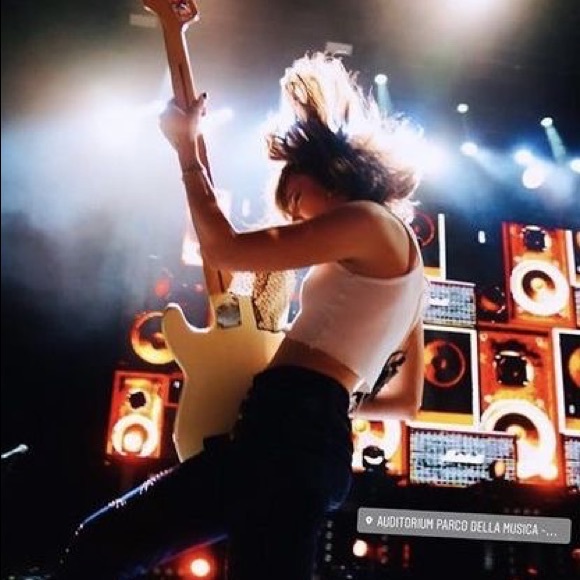 Meet your Posher - Picture 5 of 5